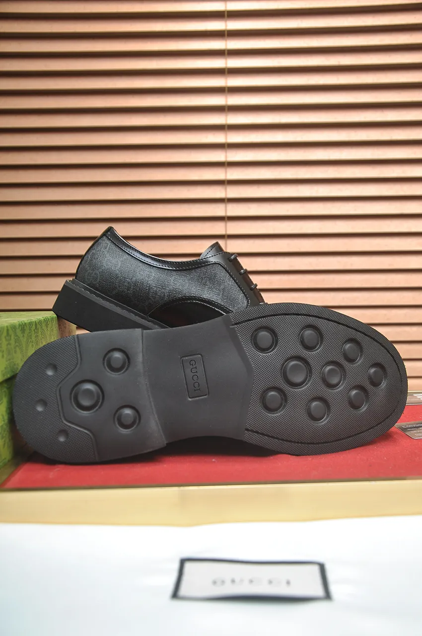 Men's shoes💰540💶Italy's top luxury men's shoe giant (GUCCI) (Gucci) (full cowhide lining) new arrival🍃Original European style🔰 Pleasant to the eye😍In order to make the shoes more durable and non-deformable🌀The production continues to follow traditional methods but there is still no lack of innovation💪Choose original sheepskin for the leather♻️ Smooth and natural And extra bright ⭐Made of imported cowhide, the first choice of rich people 38-45 (45 customized)